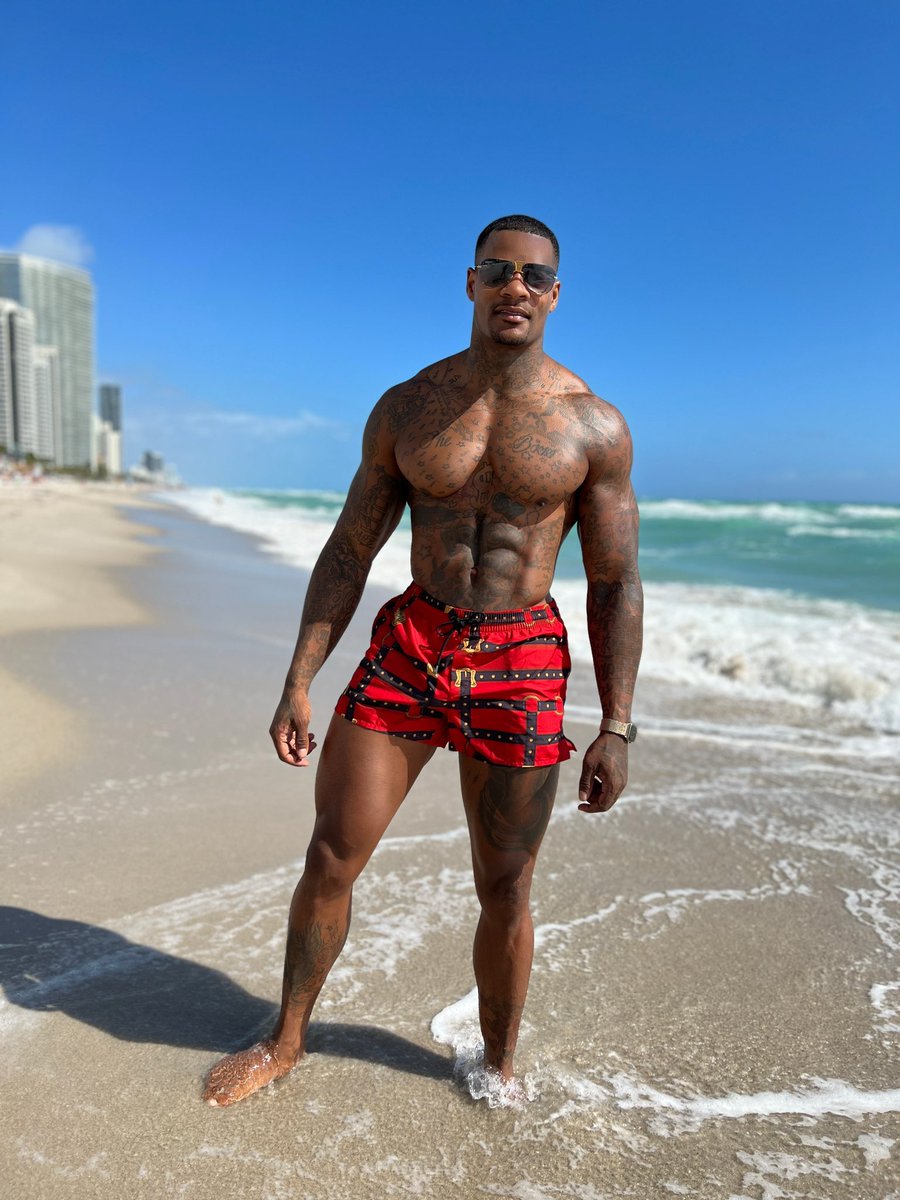 Mr steel yo _____ 😈 I’m just all man wanting all that _____ 😈 welcome to the titan amount men 😏 

-DTF 

-20+ only 

-Story’s welcome 

-Like for a interaction 

-Dm open 😏