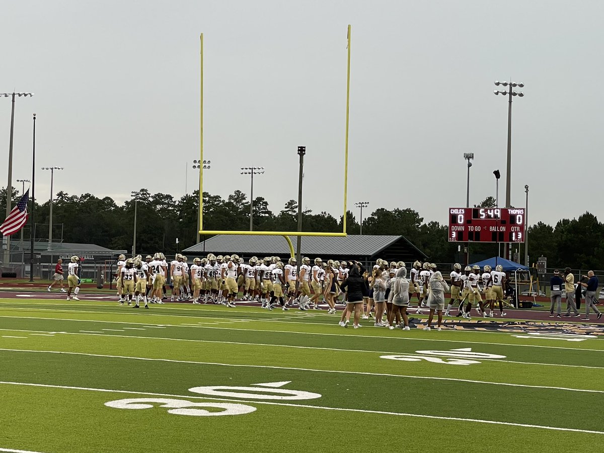tcchsyjfootball's tweet photo. A light rain beginning to fall here as we are about 5 mins from kickoff in Tallahassee. #TheCounty #TogetherWeSwarm #W1NTHEDAY #BeatChiles https://t.co/eIpIVCScIQ
