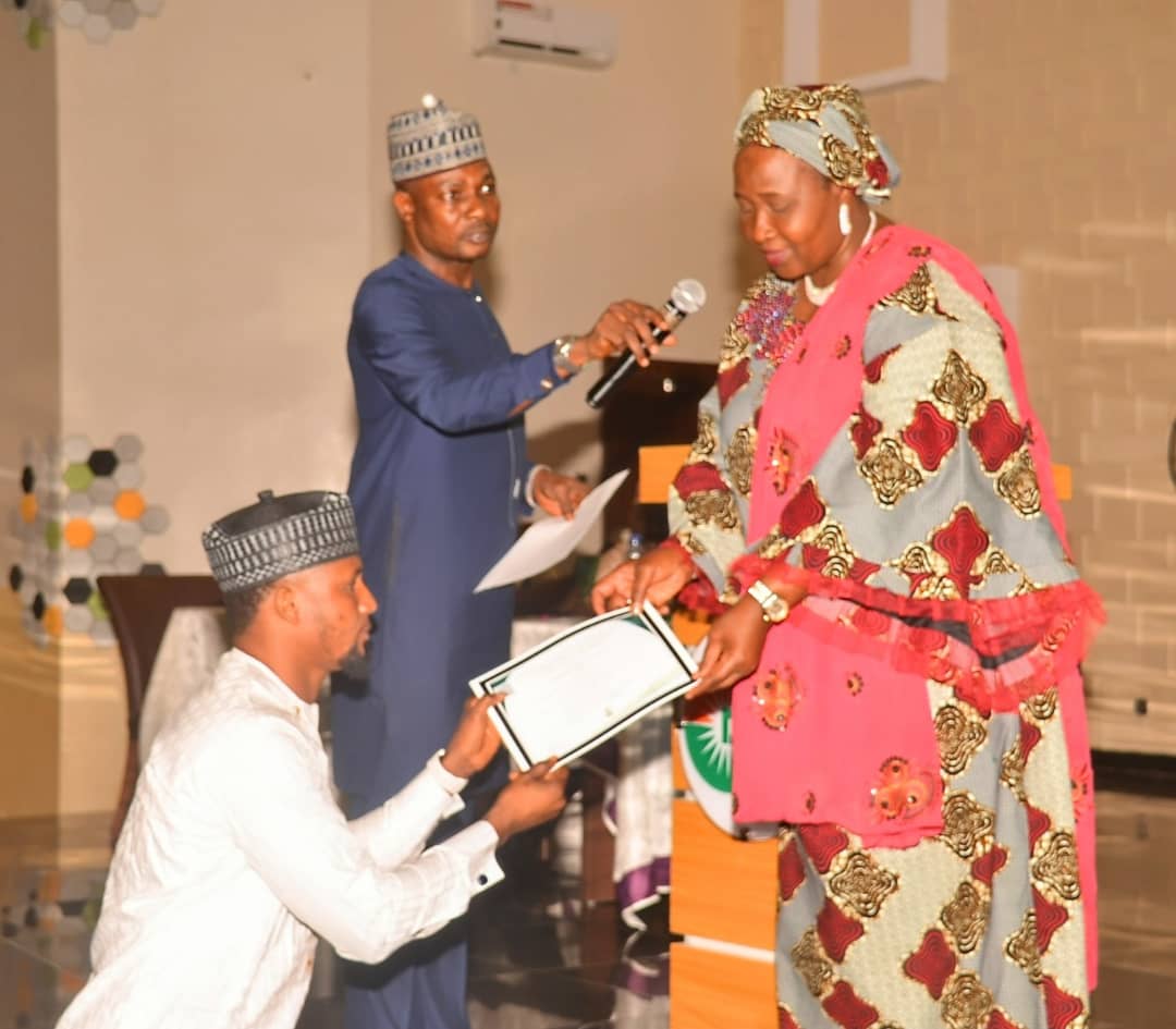 fissinfong's tweet photo. stakeholders’ meeting and stated that it is not only critical but important in the desire &amp; determination to harvest the views of the relevant stakeholders in policy decisions and also issue instruments to the operators to allow them to operate fertilizer business in Nigeria.4/4 https://t.co/c4hJG4UJ70