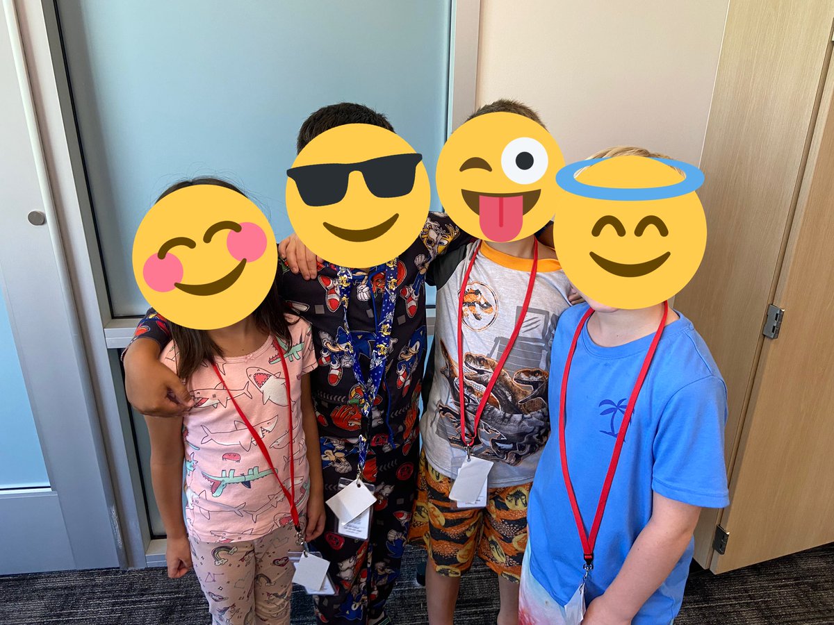 _misskkennedy's tweet photo. Happy National Teddy Bear day! 🧸 #sereproud #funinfirst https://t.co/uVneCfjERt