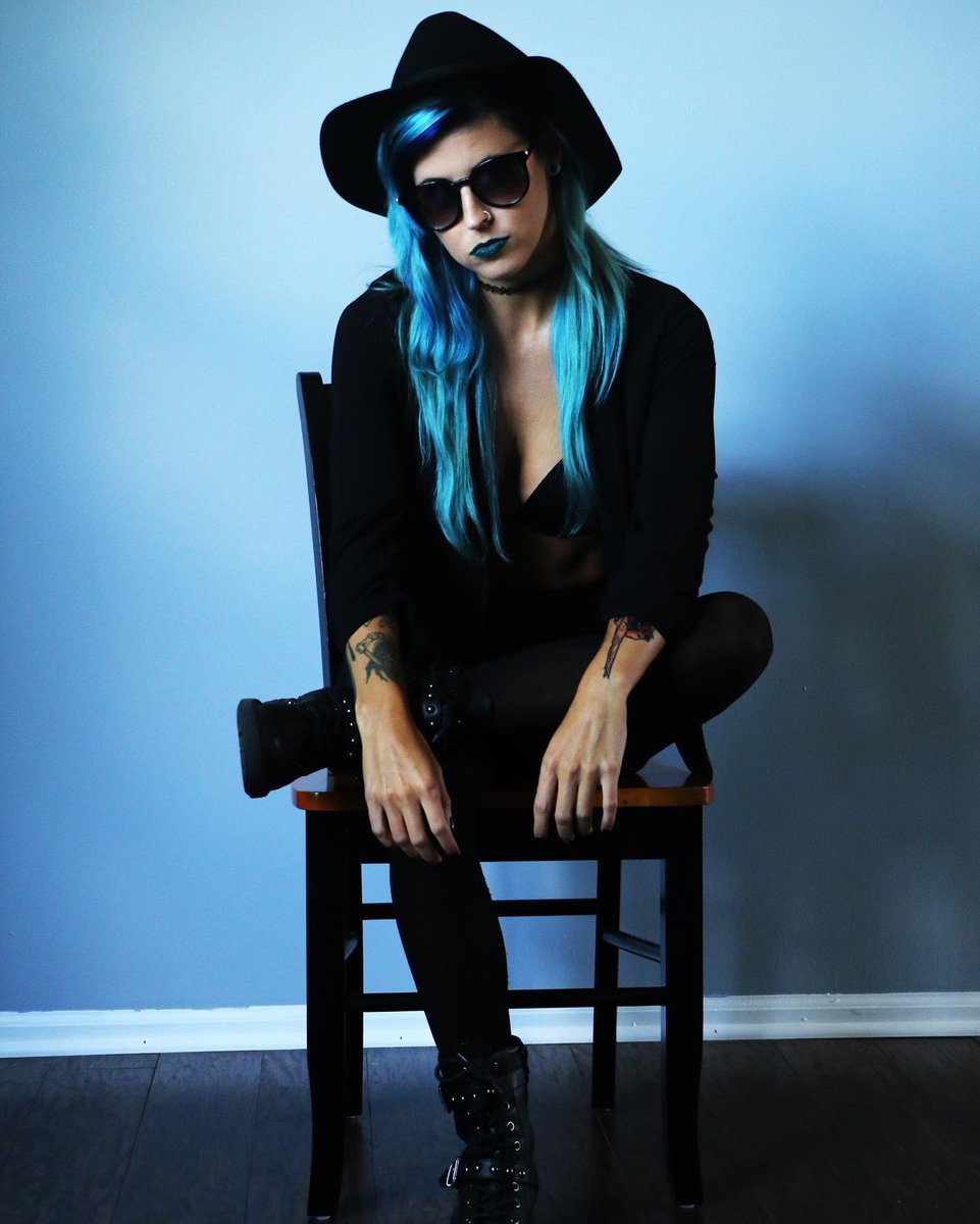 KarleOnAir's tweet photo. She ain't got noo tiiime
๐ธ: https://t.co/SsNfWkuiuI
#model #photography #tattoos #bluehair #altgirls #alternative #philly #phillymodels #girlswithtattoos #jersey #jerseymodel #metal #actor #phillyactor #philadelphiaactor #jerseyactor #nyc #nycactor #fall #allblack https://t.co/trFYDaZfSl