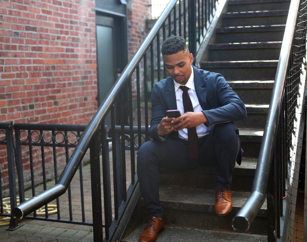 Are you a Content Creator or Influencer?

If you regularly create content around men's style, we'd be interested in working with you. Reach out to be a part of our community program.

Apply now, 

join.collabs.shopify.com/community/appl…