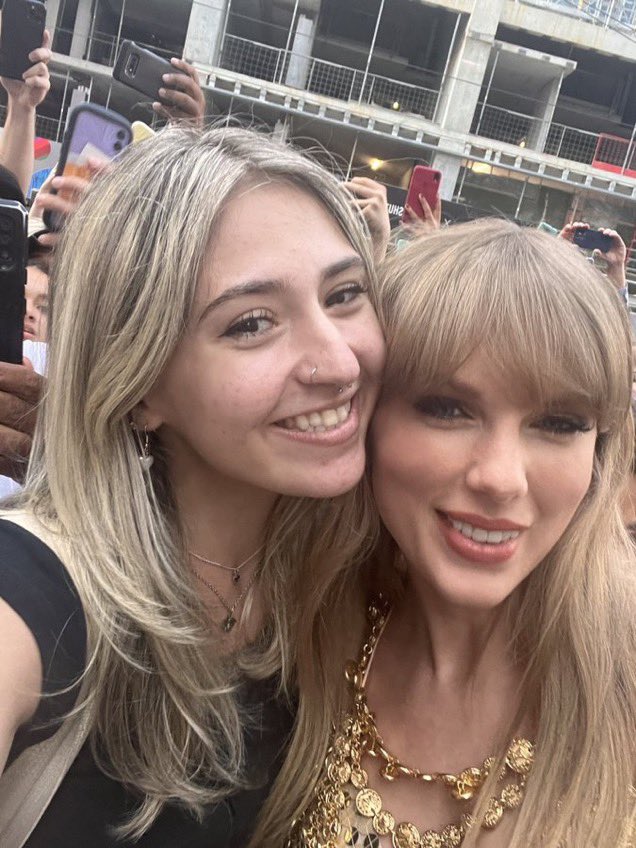 Taylor Swift Brasil tweet media