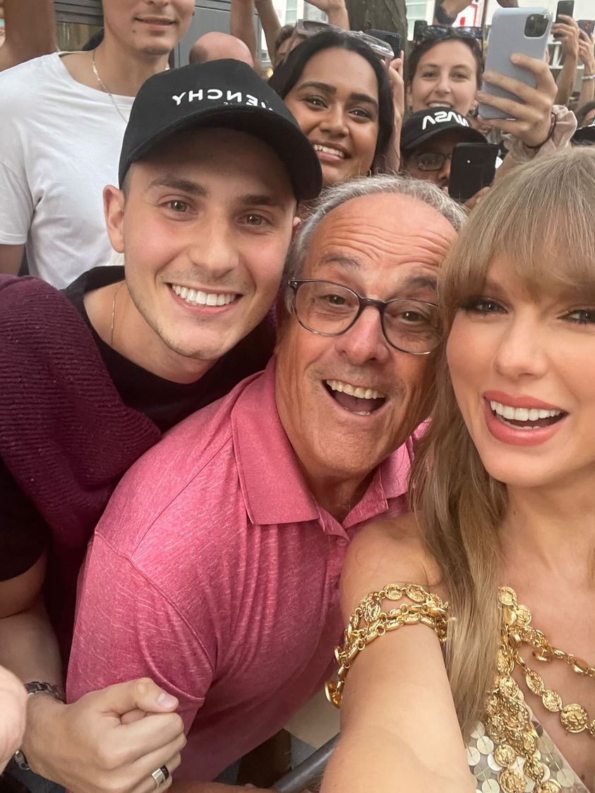 Taylor Swift Brasil tweet media