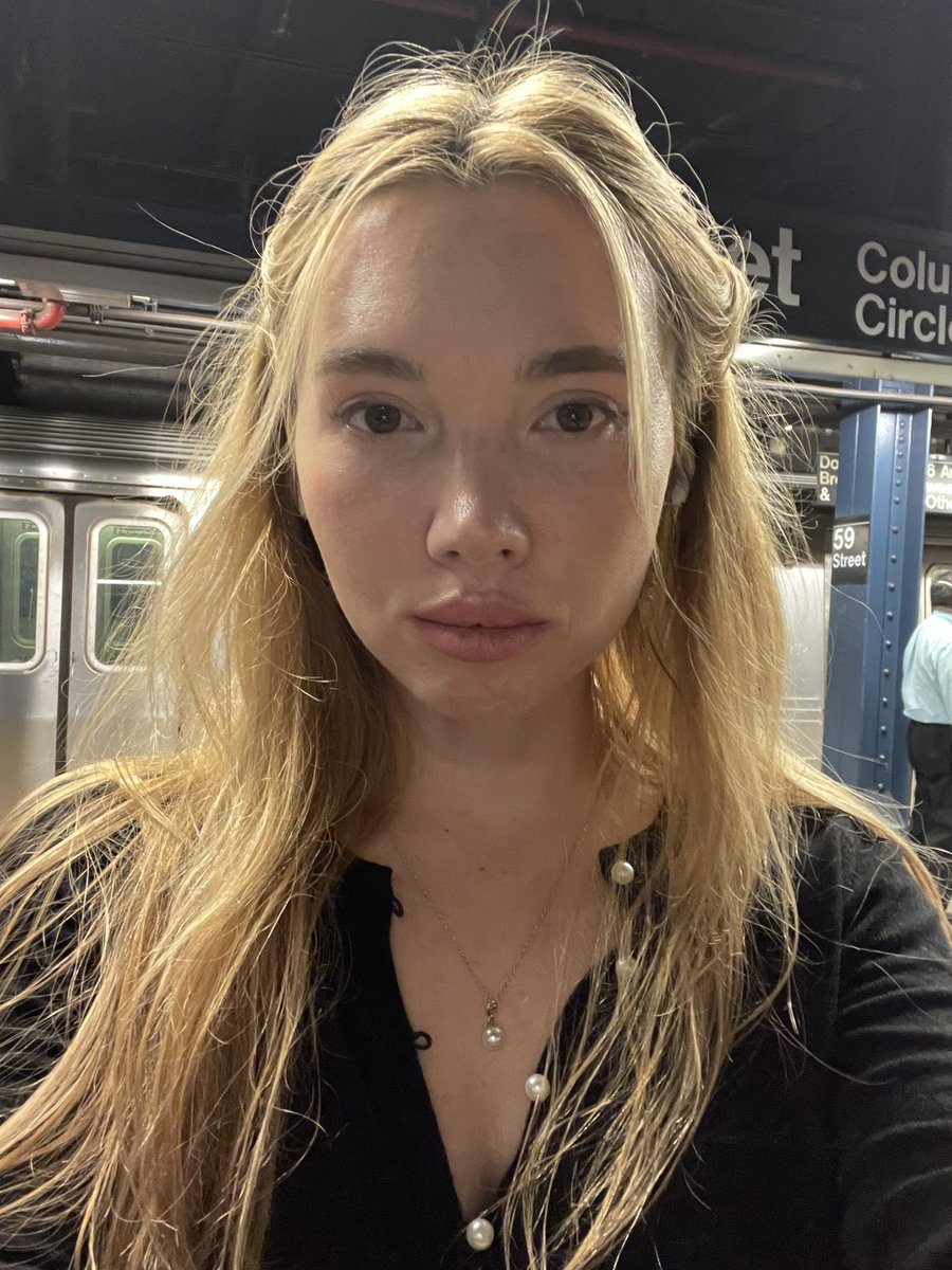 I’m alive and going out tonight! TGIF New Yorkers ❤️