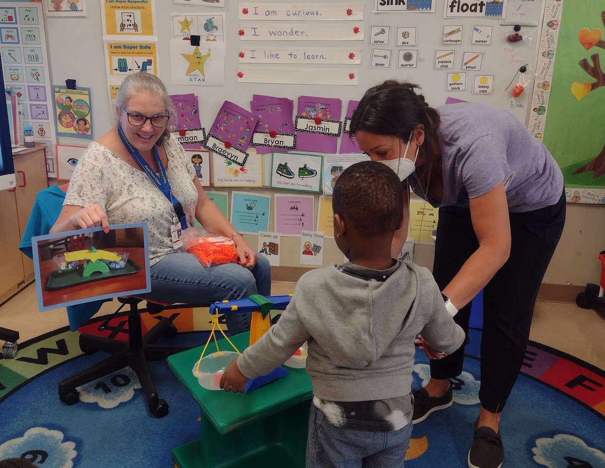 Dr_Corcoran's tweet photo. It may be PreK but in Ms. Lanouette's Class uses balances to see which items are heavier! #OneTeamStudentFocused @PaigeABank @BryanMRussell @RoyalPalm_RPS @mgbongiovi @SommerPBCSD https://t.co/XJXef7LCyG
