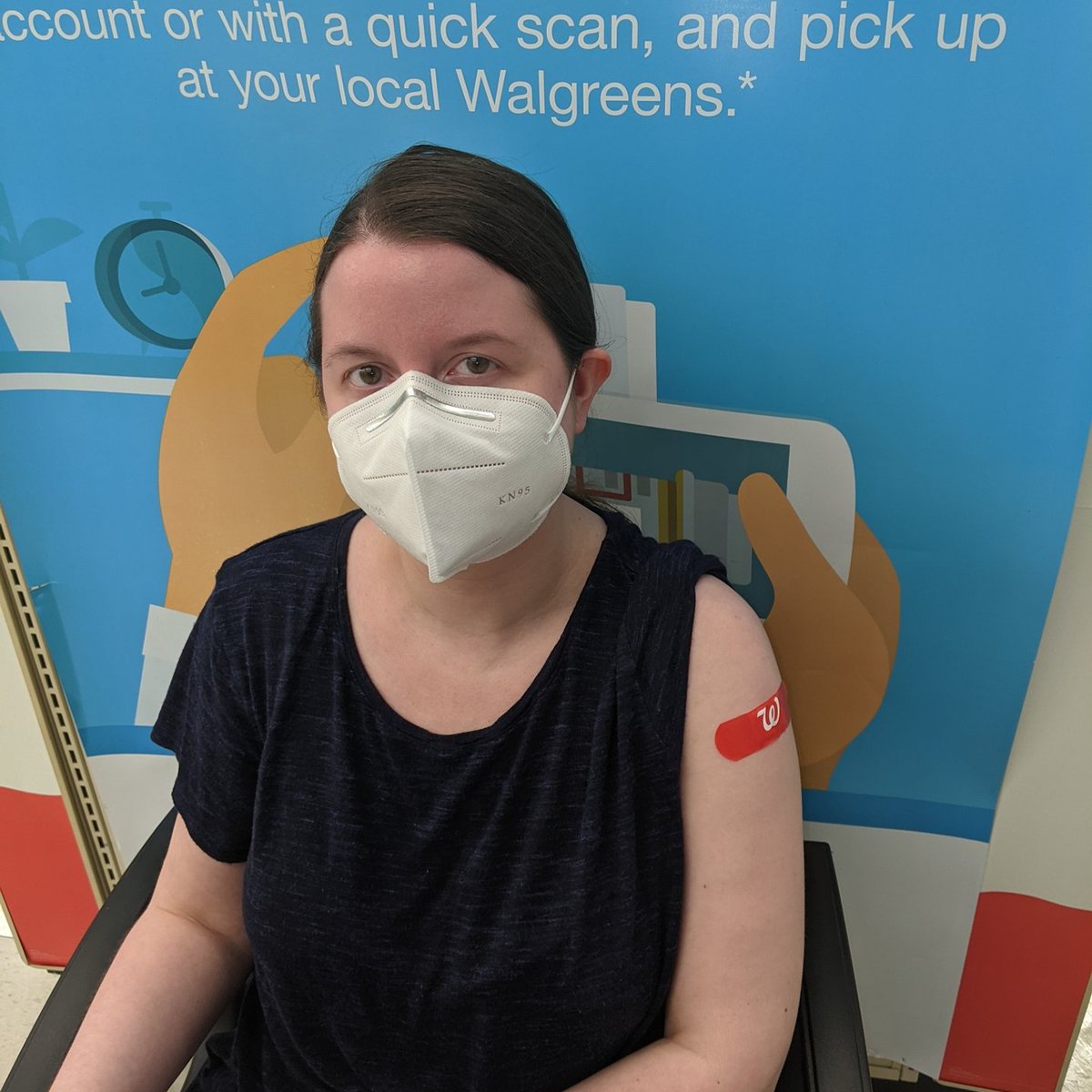 geeselovesgaga's tweet photo. @rubin_allergy @DocWithBowtie @sdbeck @realbowtiedoc @PeterHotez @danieljweiner Hey, I got mine tonight too!! #SecondBooster #Moderna https://t.co/iNCSlZayki