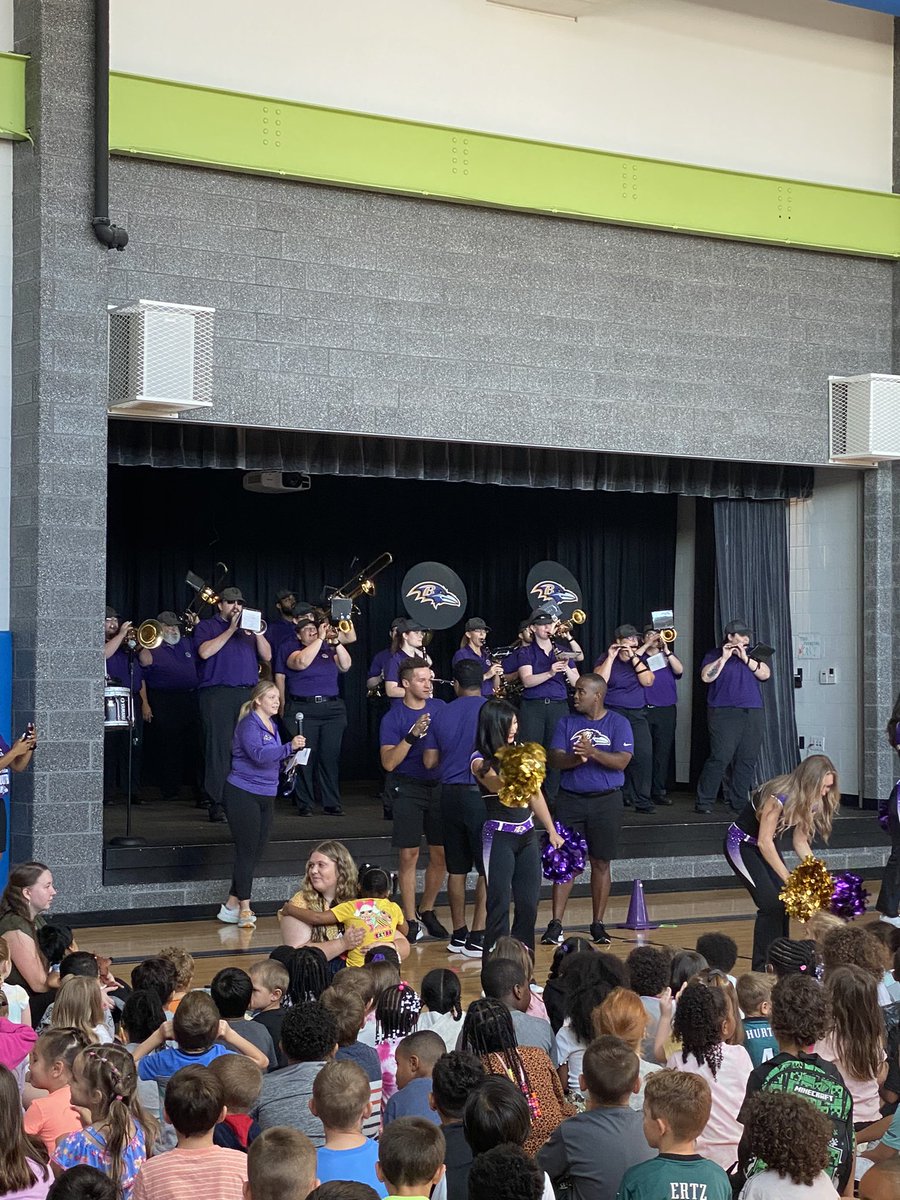 randomly_shawn's tweet image. It was an awesome PURPLE Friday!! A huge thanks to the Baltimore @Ravens cheerleaders and marching band for bringing such joy to four of our elementary schools today!