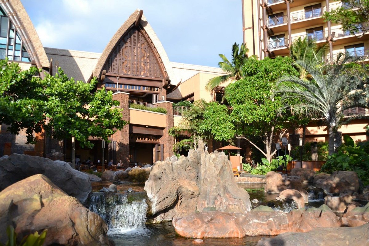 mickeyadventure's tweet photo. Have you been to #Aulani lately?  It should definitely be on your list!  #Hawaii https://t.co/9hallGz3Sc