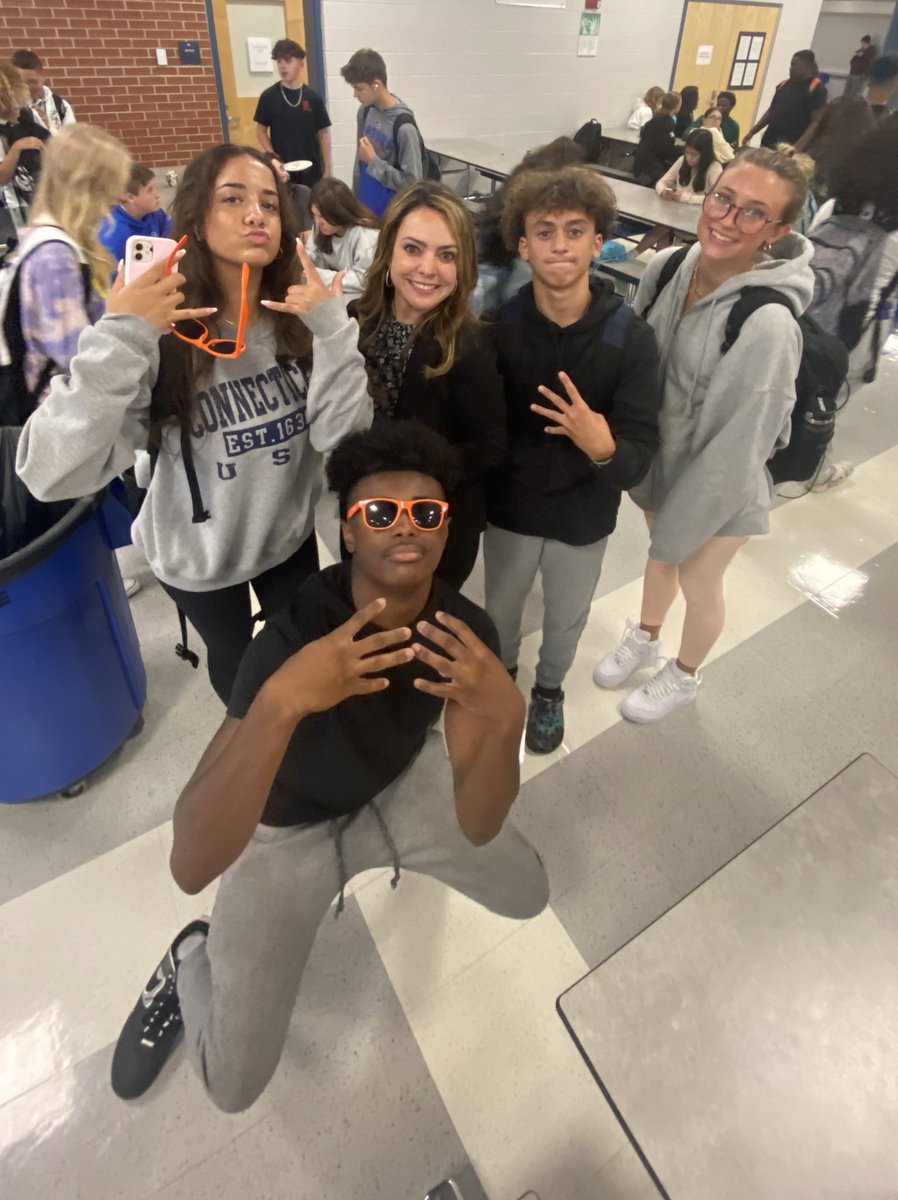 MSPPCS's tweet photo. Surprising our former MSP students at PHS with a visit to lunch today. One community, one PCS! We have the BEST students! @MrCarlRJohnson @PlvComSchools 🙂 #bucketfilled #ourreasonwhy @superlepages https://t.co/uJHkA8XoSg