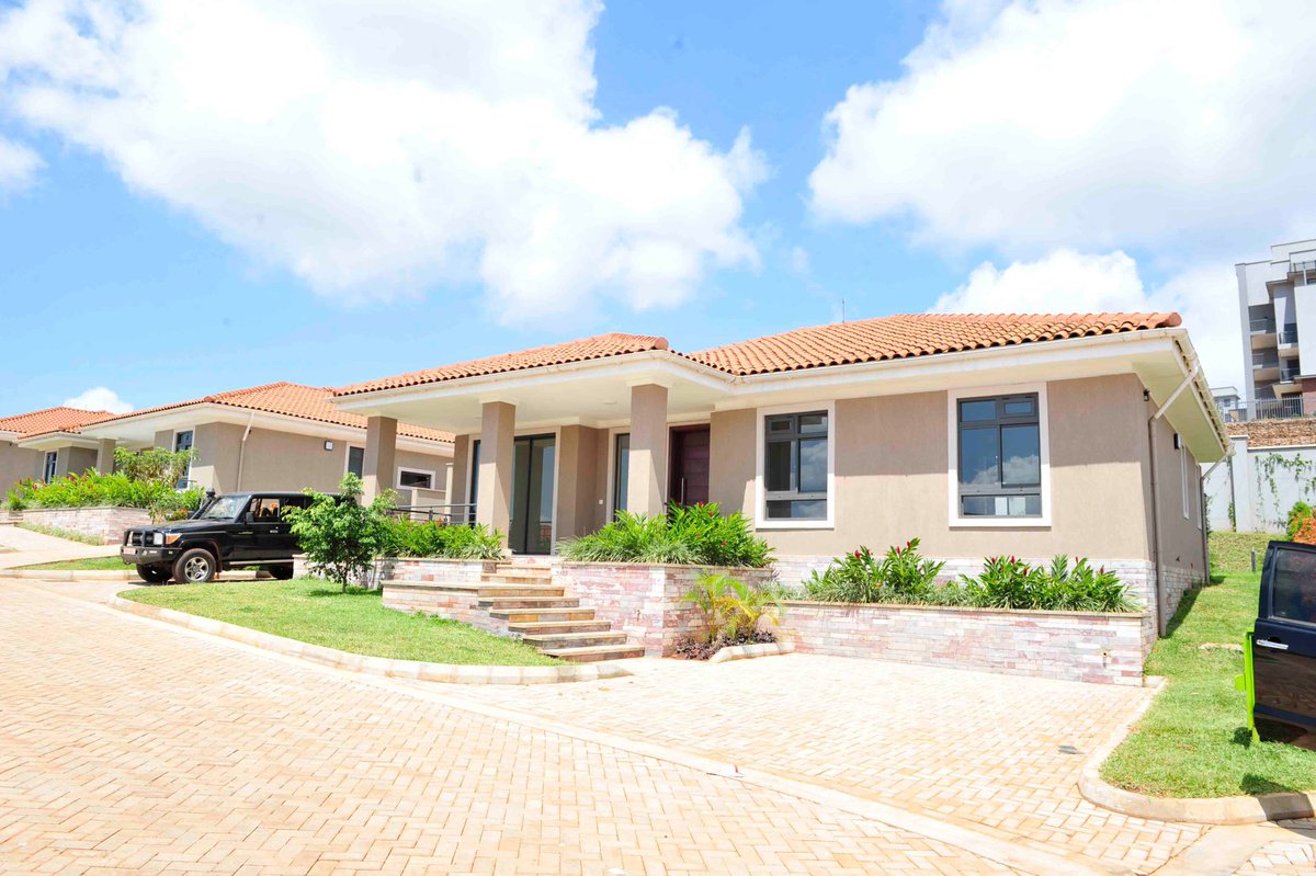 AfricaFactsZone's tweet photo. Uganda's President Yowerk Museveni has commissioned the $72 million Solana Lifestyle and Residences housing estate, which was built by the National Social Security Fund. https://t.co/mKemUtTZTM