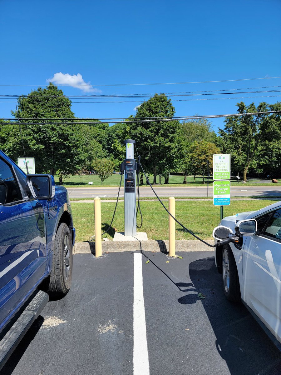 Happy #WorldEVDay!  One of our #DriveEVCbus members celebrated by catching electrons at a @ChargePointnet Level 2 installed by @EVunitedCharge at @PathwaysFCU.