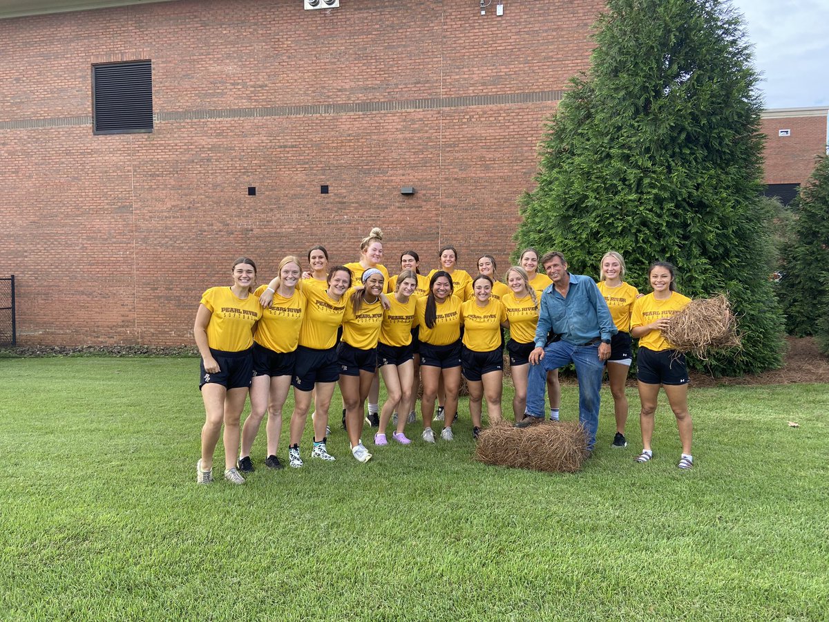 PearlRiverSB's tweet photo. Helping out Mr. Mike this morning lay out some pine straw! We are so thankful for everything he does to make our campus look beautiful! 🫶 #RRR #theriverisrising #helpinghands #prccsoftball https://t.co/7K3WO5vxdi