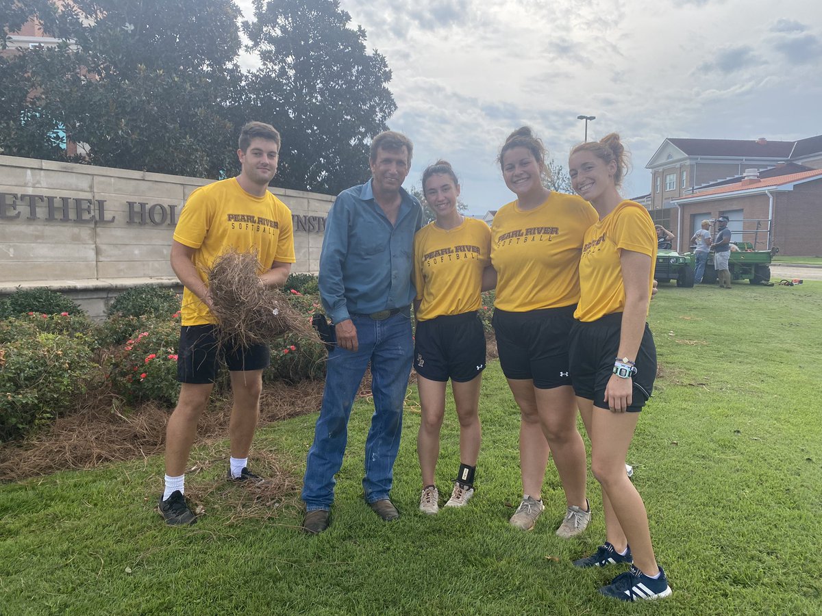 PearlRiverSB's tweet photo. Helping out Mr. Mike this morning lay out some pine straw! We are so thankful for everything he does to make our campus look beautiful! 🫶 #RRR #theriverisrising #helpinghands #prccsoftball https://t.co/7K3WO5vxdi