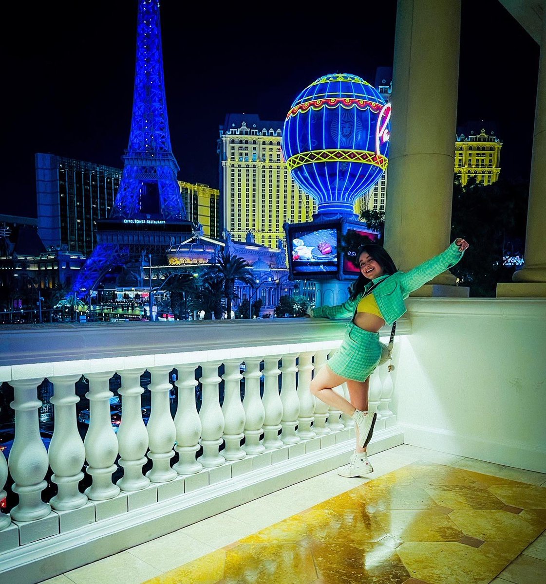 karolsevilla's tweet photo. Las Vegas!! 😈 https://t.co/rT5J5WGeJx