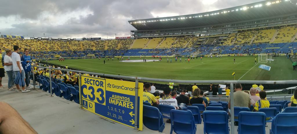 LadyOneil5's tweet photo. 💛💙 https://t.co/xYygXOrrnm