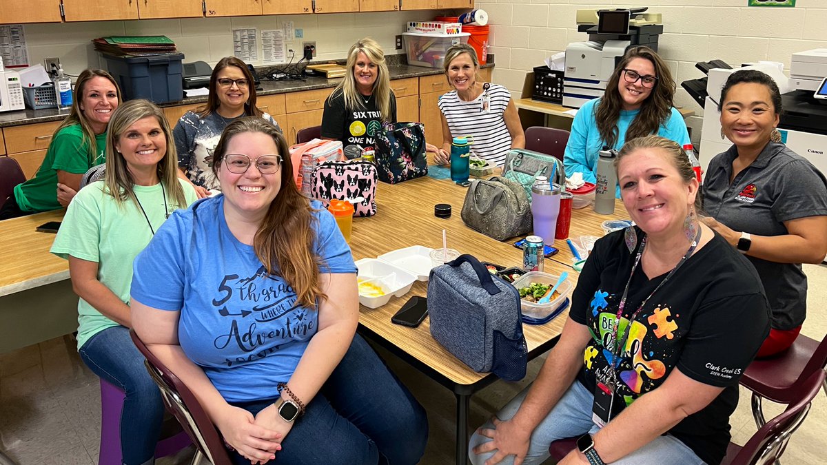 So thankful for my Friday Family lunches with such a wonderful team! 💙💙💙@lauren_rose10 <a href="/loricoombsmoore/">Lori Moore</a> <a href="/Judy_Cauthen/">Judy</a> <a href="/Brittony_Monroe/">Mrs. Monroe's Class</a> <a href="/FactotumTeacher/">Karlee Gonzalez</a> <a href="/MrsWhiteCCES/">Jamie White</a> <a href="/ClarkCreekSTEM/">Joey Moss</a>
