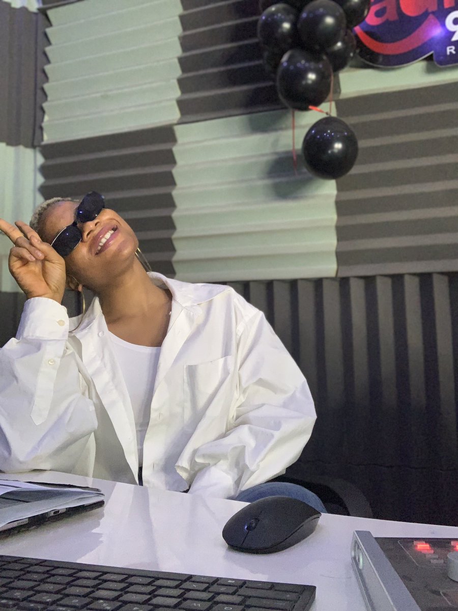 realmiriamcole's tweet photo. Badasss on and off da mic . 
If you listened to #dalounge on @bossradio989FM today you’re the real mvp and I heart ♥️ you! https://t.co/i81btcegM5