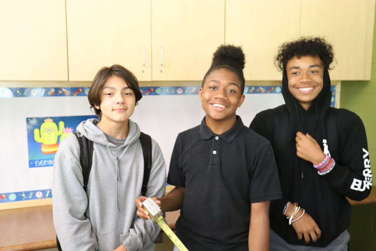 WaterlooSchools's tweet photo. "Here at Carver, every student has a story," said new principal Josh Payton. "It's our job as educators to discover that story &amp; build on it."
Students at Carver are already hard at work with hands-on lessons. "It's going to be a great year," said Payton.#Bebold #CarverBulldogs https://t.co/5z5NGcqjfa