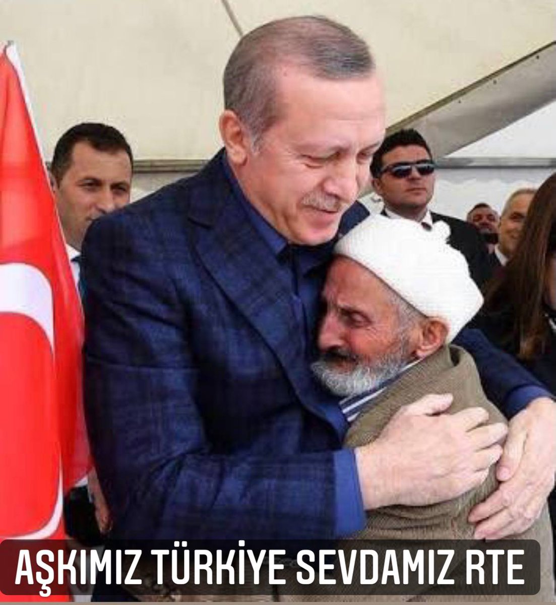 Cananı millet olmayan sevdası vatan olmayan bizi anlayamaz.Gönül gözü kapalı olanlar bizim şu muhabbetimizin sırrına eremez.Çıkarlarına tapanlar menfaatlerine kul köle olanlar oy için bölücülere taşeronluk yapanlar bizim mücadelemizi asla idrak edemez
AŞKIMIZ TÜRKİYE SEVDAMIZ RTE