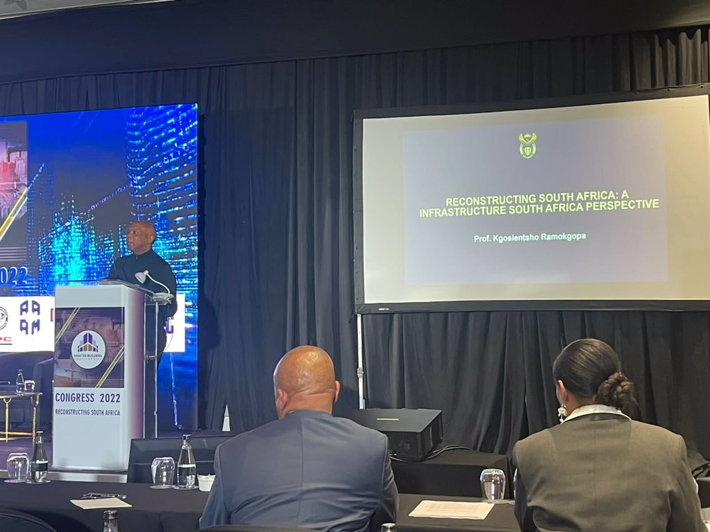 NHBRC's tweet photo. Professor Kgosientsho Ramokgopa, Head of the Investment and Infrastructure Office in the Presidency, delivers keynote address at the Master Builders Congress 2022 held at the Zimbali Capital in KwaZulu-Natal.
#MasterBuilders2022
#mbacongress2022 #constructionnews https://t.co/WrSbSaTvCO