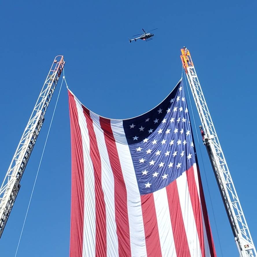 SuppHeroes's tweet photo. Props to our friends from Air Evac LifeTeam, Kentucky State Police, and Air Methods for joining us at the 13th Annual Supporting Heroes Golf Scramble!
#SupportingHeroes
#AirEvac
#KYStatePolice
#AirMethods https://t.co/zhqiYiJ5fN