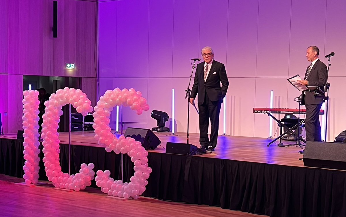 Alan Wein MD accepts the lifetime achievement award. <a href="/icsoffice/">ICS</a> #ICS2002 #ICSMeeting