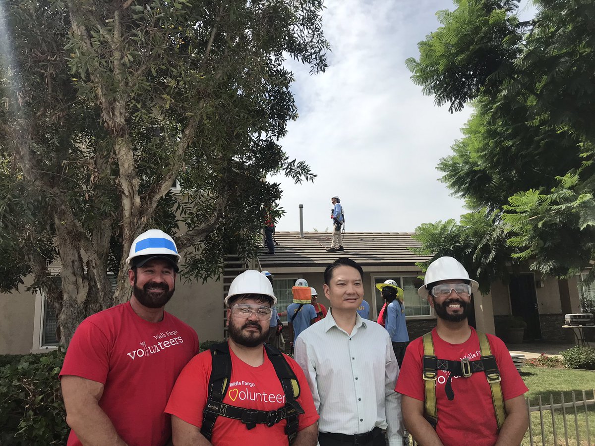 JosieTalavera's tweet photo. It’s a hot day in SoCal but that didn’t stop our @WellsFargo #volunteers who worked hand in hand with @GRID installing solar panels. Thanks #Westminster Mayor TA for coming out today! @WestminsterPIO #welcomehome https://t.co/W0qbGmFPqY
