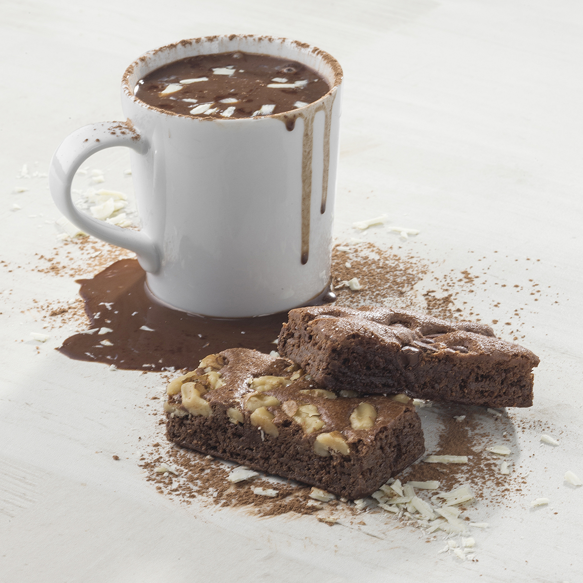 ftbrownies's tweet photo. It’s not quite time for hot chocolate yet, but we’re thinking “cool weather” thoughts. The chocolatey beverage pairs so well with Fairytale Brownies. #thinkfall https://t.co/fnGN25vQNY