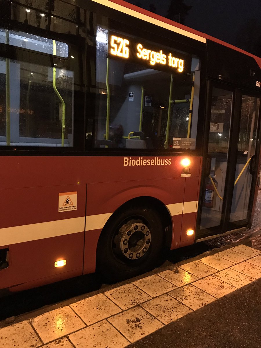 RogerSjberg1's tweet photo. Återinför busslinjerna 607 och 526 tidigare sträckningar så vi Edsbergsbor får lättare att ta sig till jobbet och andra aktiviteter. Genom att återinföra busslinjerna 607 och 526 tidigare sträckningar,  kan Edsbergsbor få kortare restider och färre byten. #Edsbergkanbättre https://t.co/sctjQeFYde