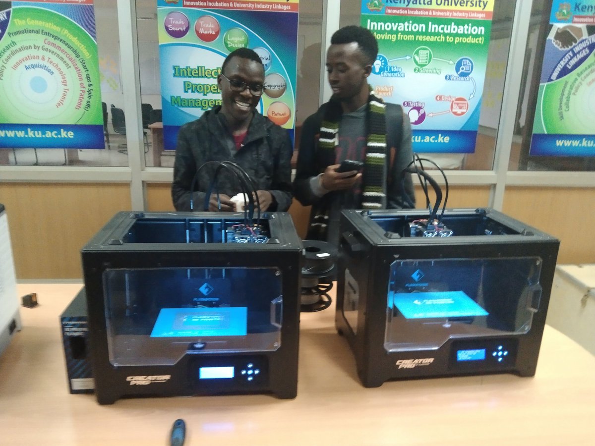 Piuskariuki12's tweet photo. 🔥 *We just completed a membership drive and a pre-workshop session with the first years at IEEE CENTER OF EXCELLENCE in Chandaria KU* 😃 A round of about 50 attendees. IEEE lives on🥳
@IEEE_Kenya
@KusbIeee
@ieeewie_ku
@ieeepes_ku
#Join_EMCS #Renew_EMCS #EMC_KU https://t.co/tpmghXHFB8
