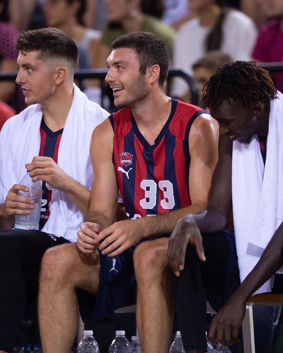 CSilverstrom's tweet photo. Let’s keep working 💭 #Preseason @Baskonia https://t.co/8iTXW3vdGk