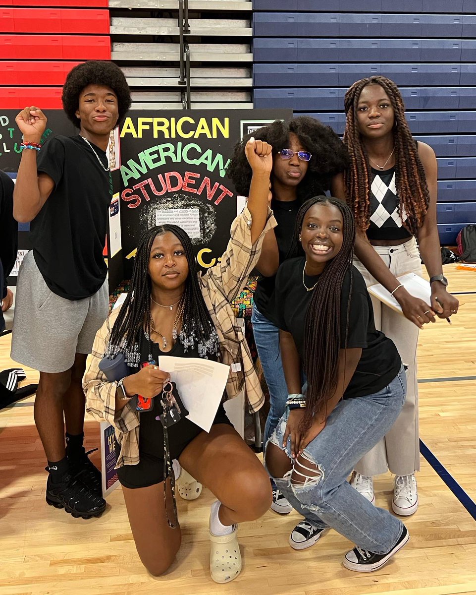 PHSAASA's tweet photo. Thanks to everyone who Visited our table at the club fair today can't wait to see y'all at the interest meeting😆😆 https://t.co/O0f2vE1EQO