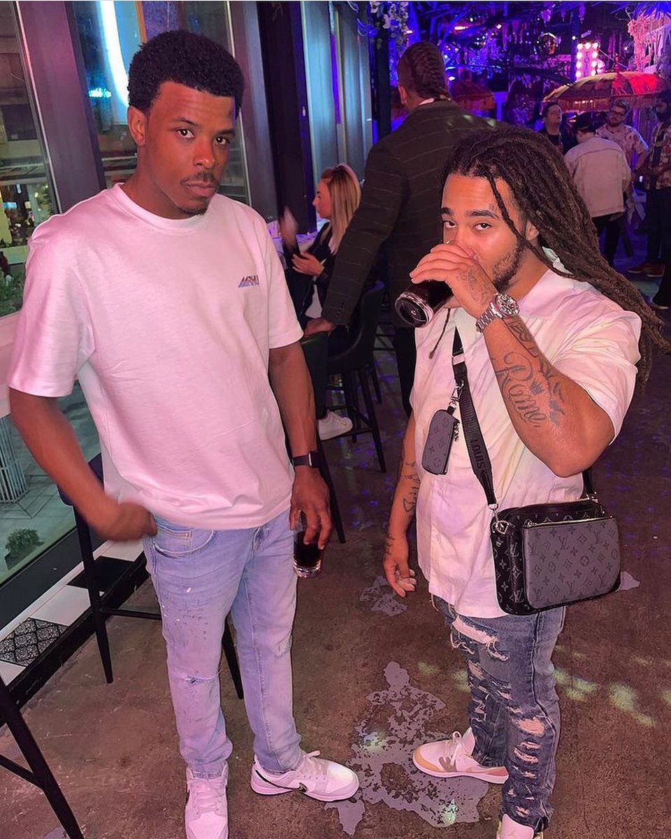 GeeGreatness's tweet photo. 🤷🏾‍♂️🤷🏾‍♂️ https://t.co/WU4aNI6Sgw