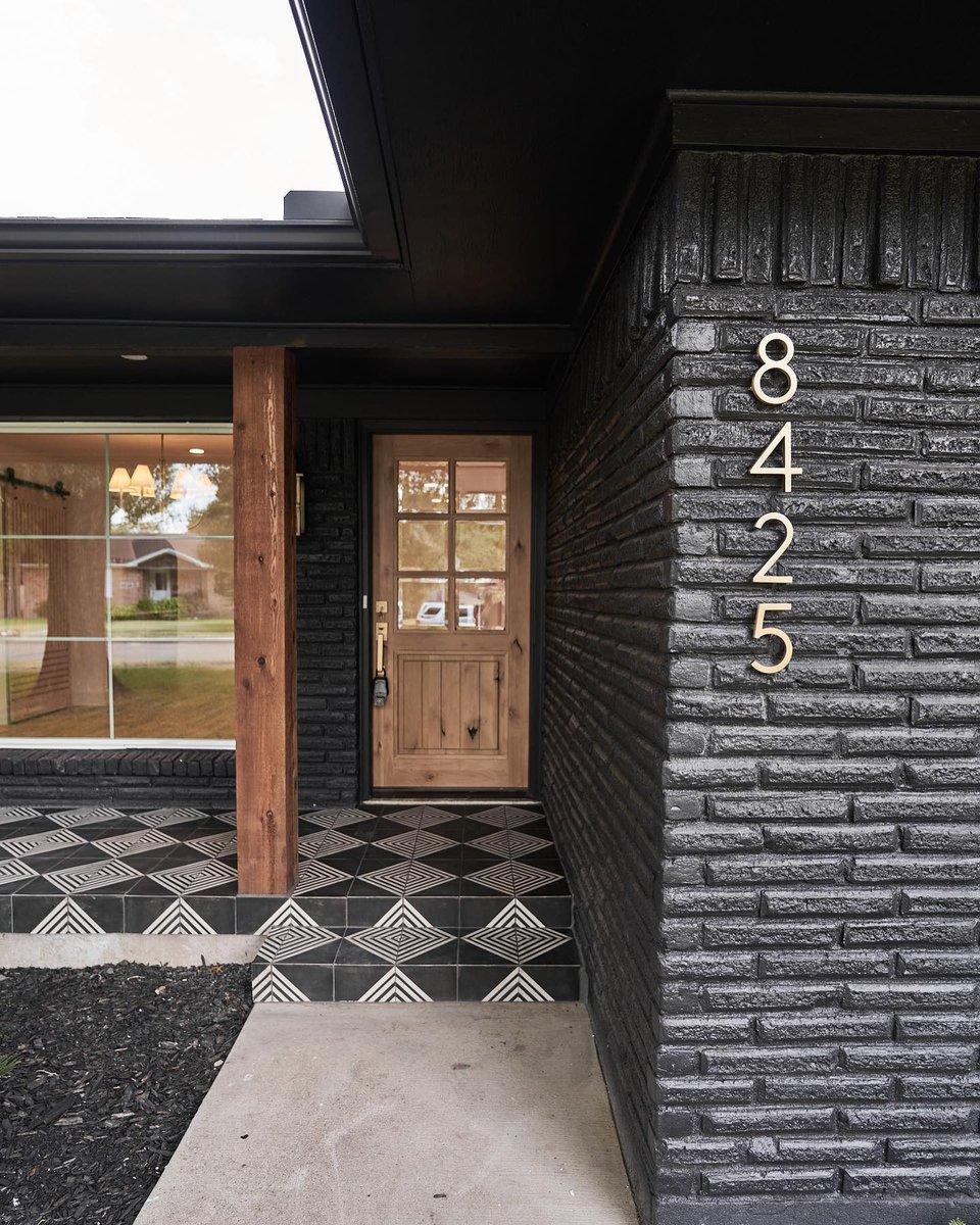 Adding a little character to this front porch

Flooring: Vivace 9x9 in Roads Caviar bit.ly/3TjSWhG

Designed by buildtxsolutions