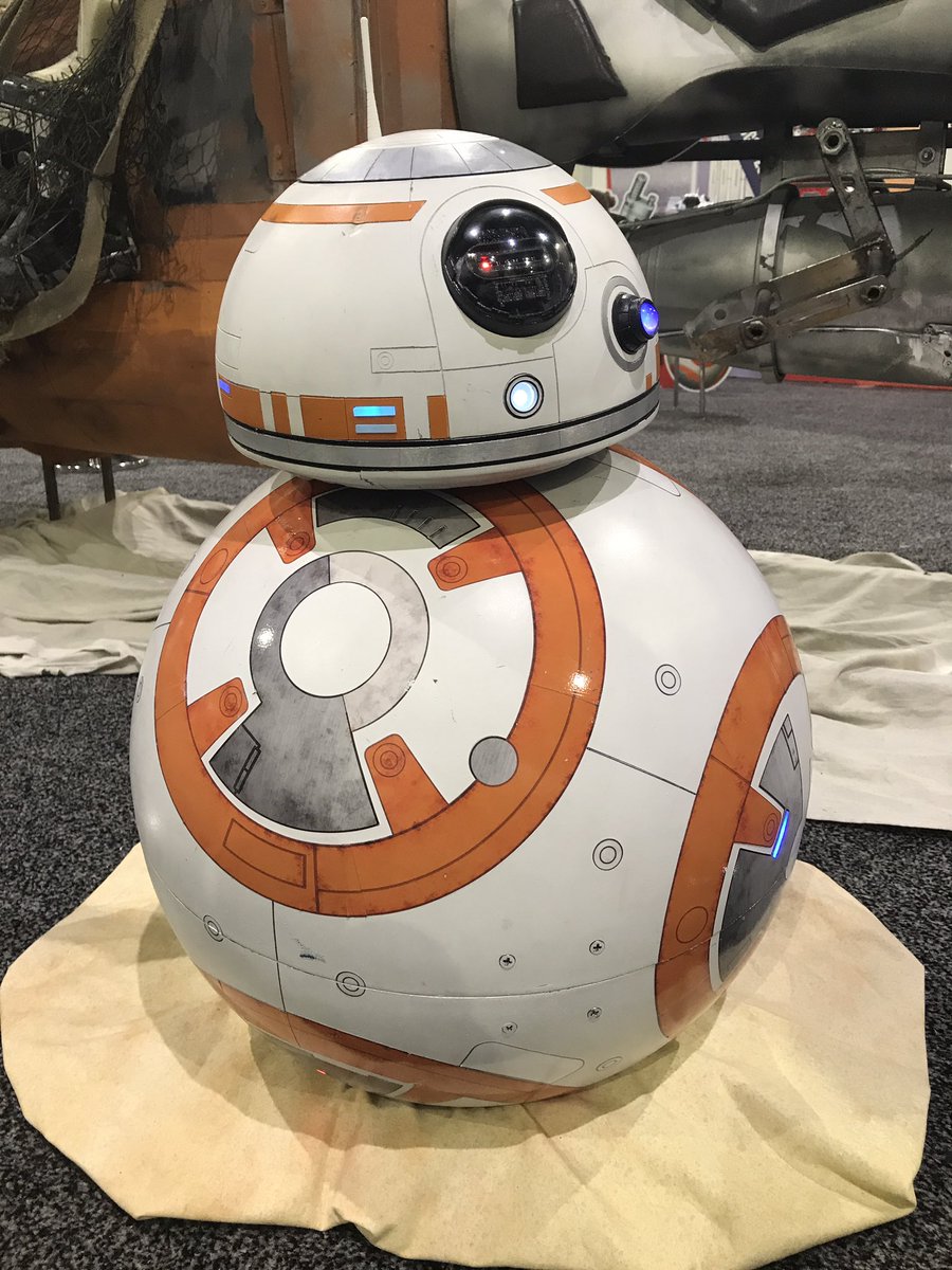 CollectCantina's tweet photo. A look back at the first (and only) Hasbro-sponsored #HASCON that was held in Providence RI five years ago today. #StarWars https://t.co/EjdDTljQjp