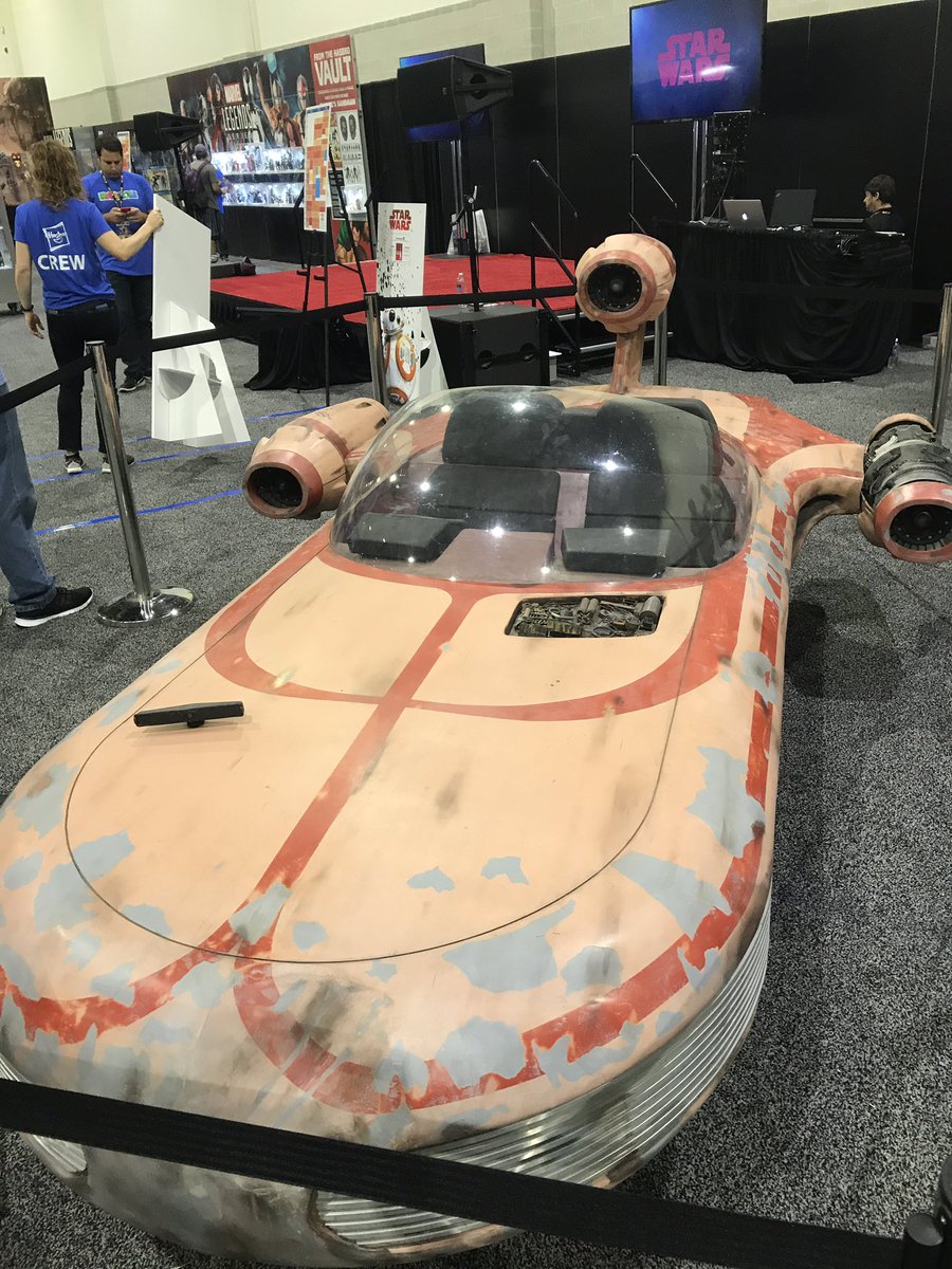CollectCantina's tweet photo. A look back at the first (and only) Hasbro-sponsored #HASCON that was held in Providence RI five years ago today. #StarWars https://t.co/EjdDTljQjp