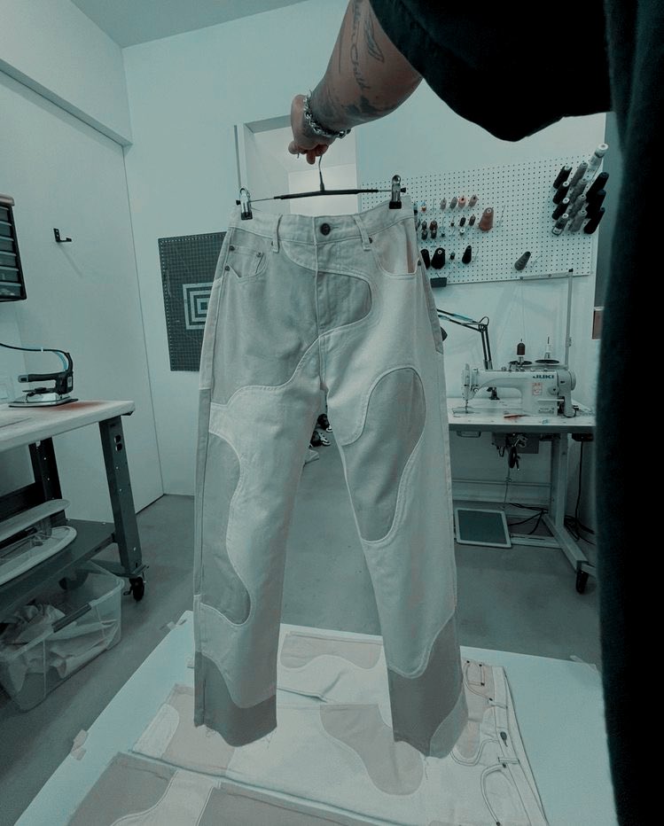 ᅠ
ᅠ                             
                            𝐩𝐚𝐧𝐭𝐬 𝐩𝐡𝐢𝐥𝐢𝐩𝐩𝐬,
                            tallaje desde xxs
                            hasta xxl. unisex.
                            ᅠdiseños originales.

ᅠ