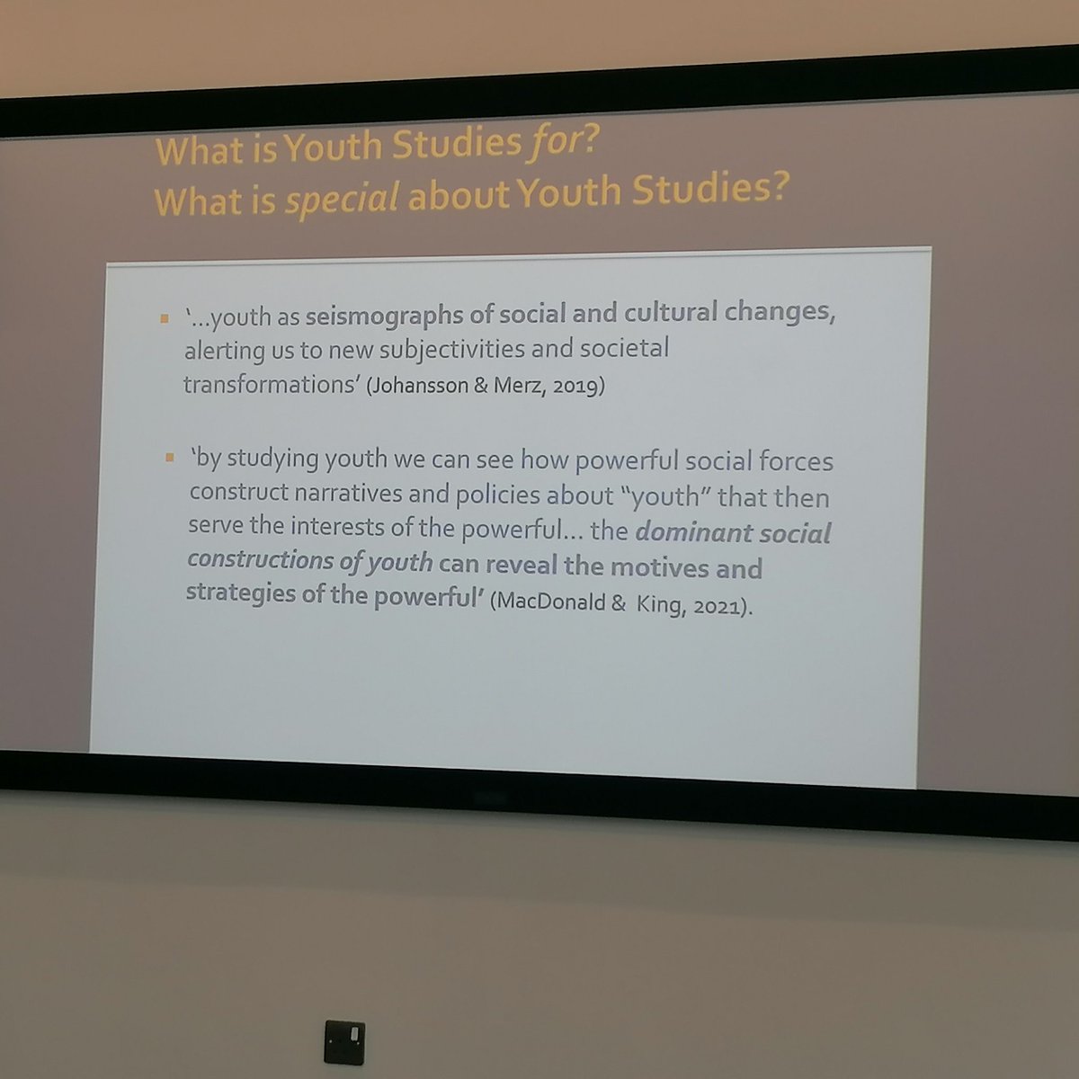 An intensive and rich day listening to fellow youth scholars talking about 'The future of youth studies'. Thanks @RFMacDonald for compelling opening presentation. And big thanks to @DrKarenzaMoore & @benhanckel for organising. #youthstudies22