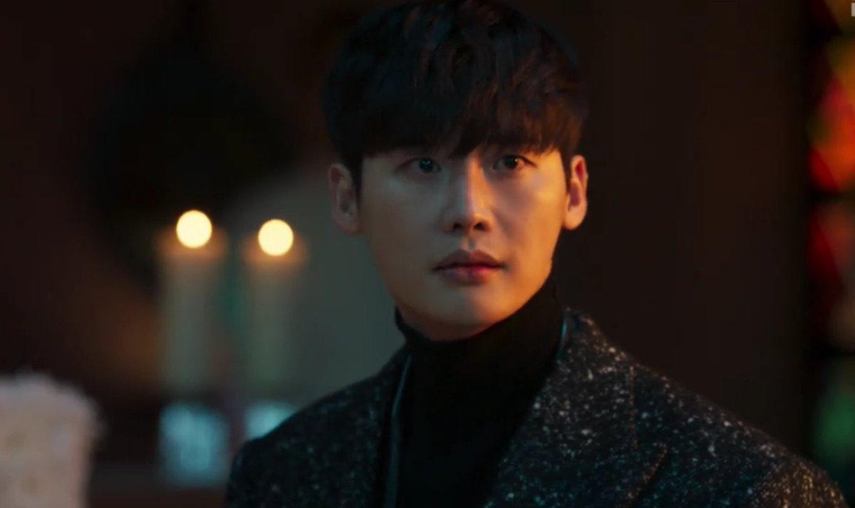 kdramatwists's tweet photo. This took me by surprise. Kim Soontae was Big Mouse’s right hand man all along. The man that was fighting so hard to get Changho out of jail. 

This took a left turn real quick!
#BigMouth #BigMouthEp13 https://t.co/5ceuXeT5oO