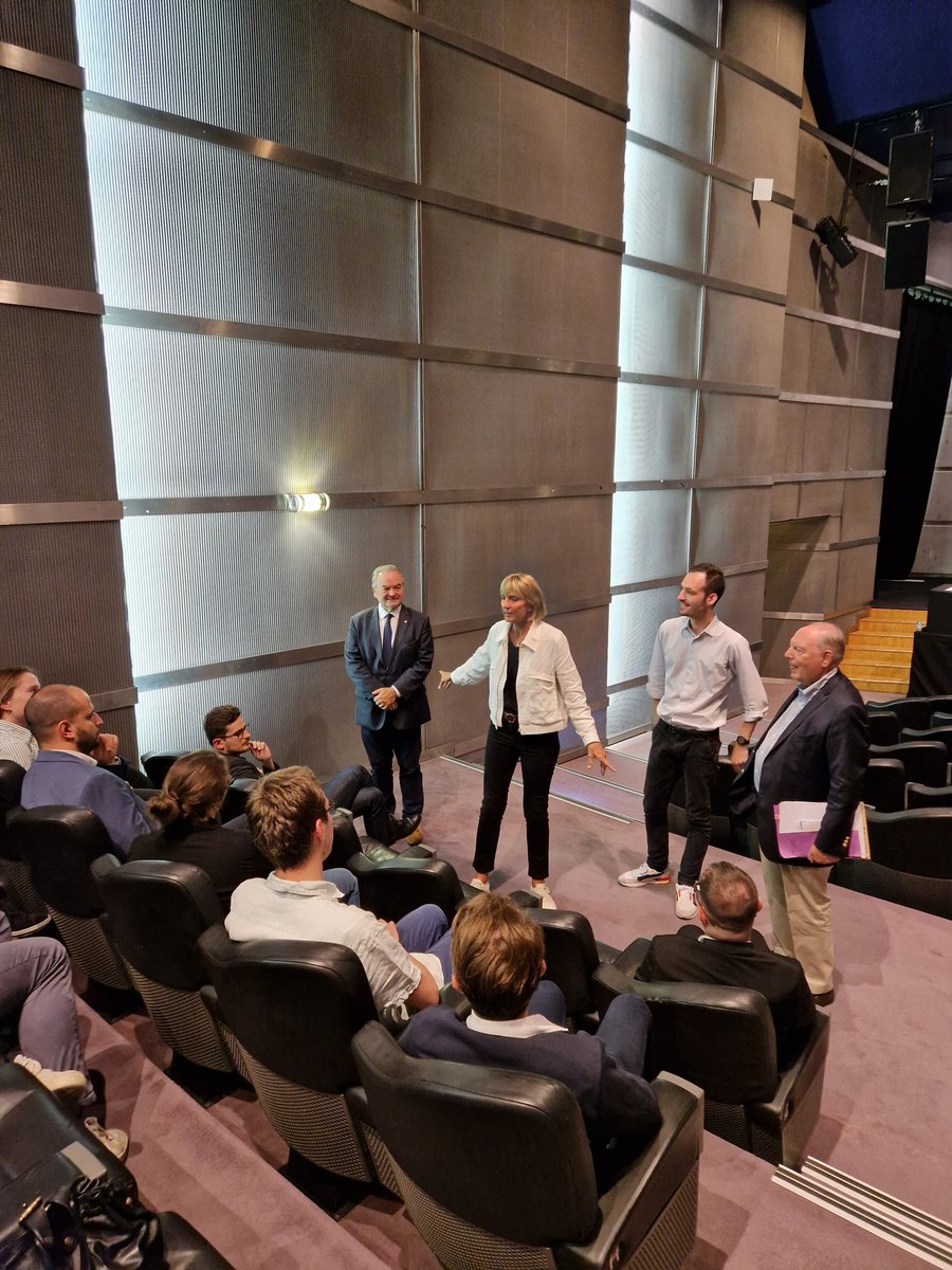 OHenno's tweet photo. Première journée des Universités d'été @UDI_off autour d'@HerveMarseille à #Reims. Moments d'échanges passionnants et engageants avec notamment les @UDIjeunes et @valerieletard 👏 #ReimsUDI https://t.co/tc7DdVH4Q5