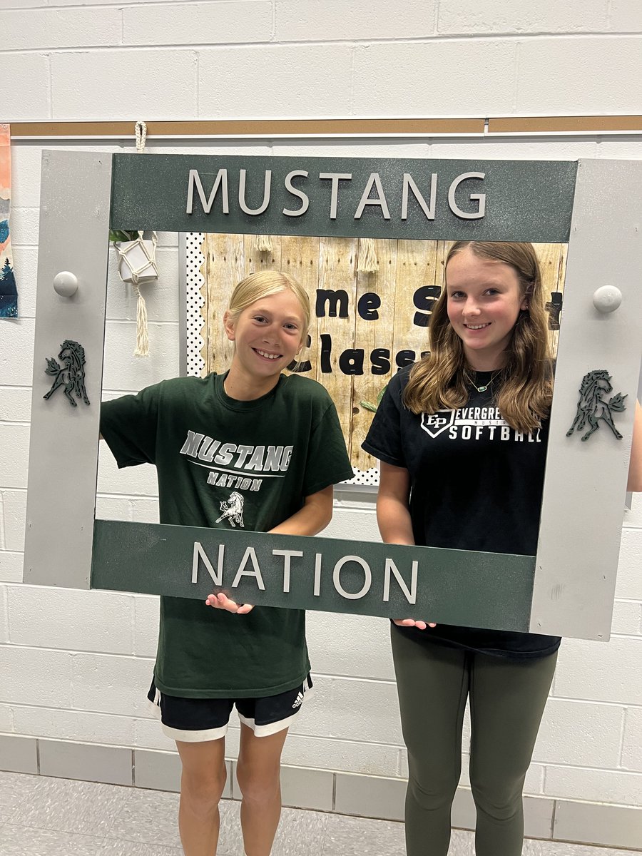Epchs231's tweet photo. We had a great first Shadow Day of the year!
#ShadowDays #epchsmustangpride #WeAreEP #EvergreenPark #GoToEP https://t.co/9n9d1qgOhF