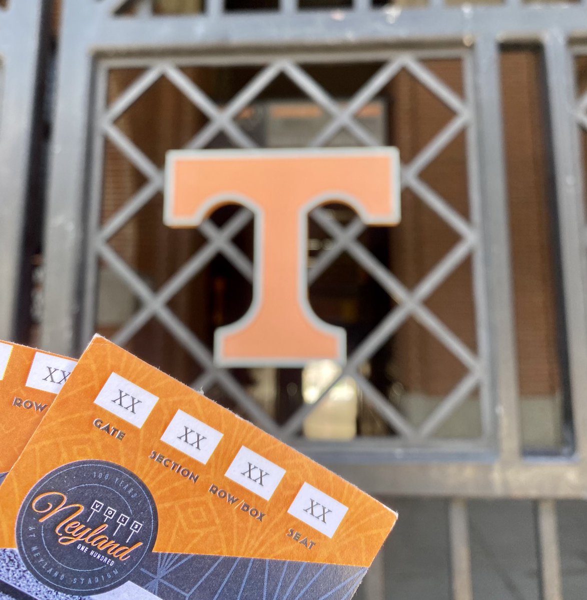 tennalum's tweet photo. 🏈 GAME DAY GIVEAWAY! 🏈

We’ve got two tickets to the Sept. 17 @Vol_Football vs Akron game in Neyland. For a chance to win:

🔸 Follow @tennalum 
🔸 Like and Retweet 

The lucky Vol will be picked Tuesday, Sept. 13 at 6pm ET. Good luck and #GBO! https://t.co/0qvKXjzbdQ