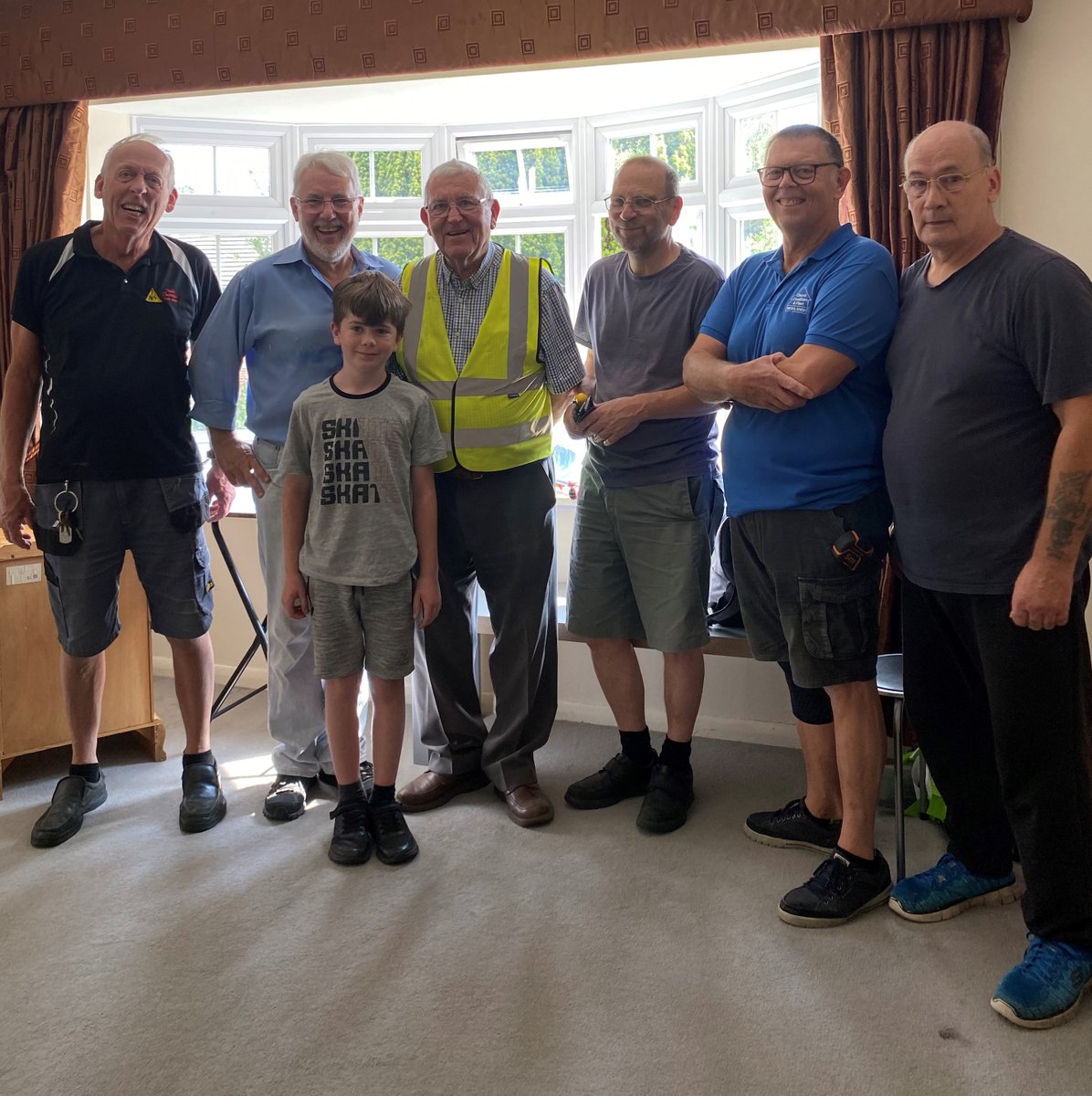 Ukrainian family have a new home

yelabus we recently teamed up with Fleet &amp; Church Crookham Mens Shed and HVA to move a Ukrainian family to their new home - bit.ly/3QxMXTF