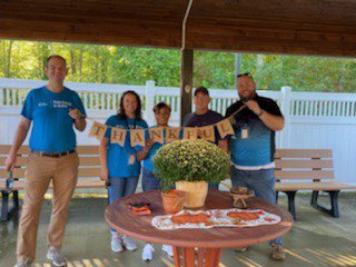 SallyThelen's tweet image. Our @DukeEnergy volunteers spent the morning with @ClermontSeniors cleaning and sprucing up grounds, then playing games with the seniors. Nice job @DE_ChadShaffer @MarionByndon and @john_juech #WeAreDE