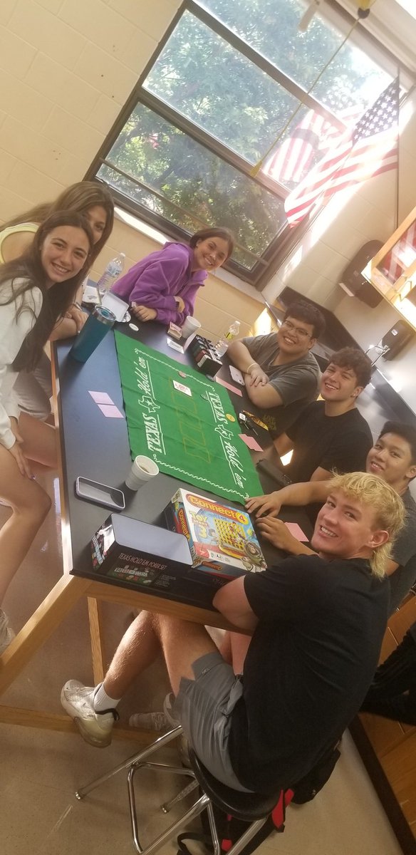 gm8585's tweet photo. #CountUp Day 17!
Told blended #HHSAnatomy students we were partying today to celebrate their awesomeness, try not to do work, &amp; bring friends.
Results ⬇️
(Ali tried inviting @MarcusJBelin). My kind of school day. Made them text a thank you to parents.
Love my job. Love these kids https://t.co/bdeYbZRlq1
