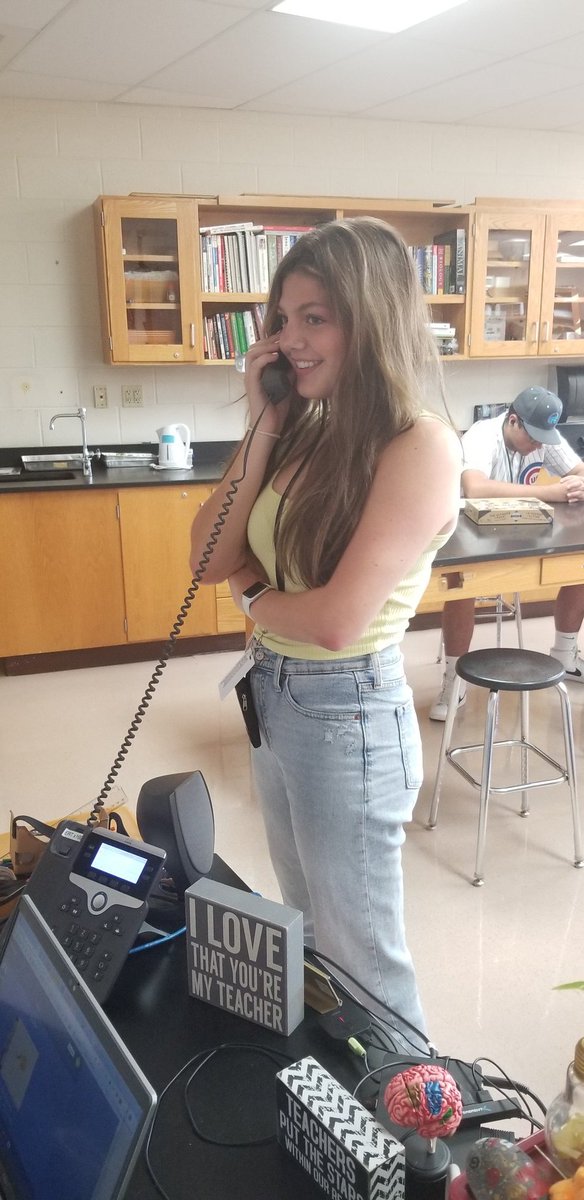 gm8585's tweet photo. #CountUp Day 17!
Told blended #HHSAnatomy students we were partying today to celebrate their awesomeness, try not to do work, &amp; bring friends.
Results ⬇️
(Ali tried inviting @MarcusJBelin). My kind of school day. Made them text a thank you to parents.
Love my job. Love these kids https://t.co/bdeYbZRlq1