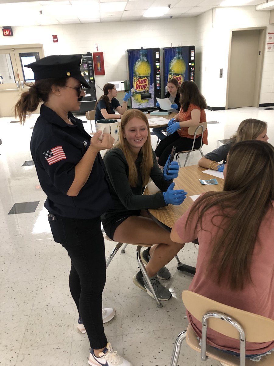 ctelcst's tweet photo. Mrs. Grooms PLTW Biomedical class at LCST worked with "Officer LaRue" this week to investigate a crime scene to collect evidence and determine how the crime occurred.
#intentional
#LCST
#LCSCTE https://t.co/uibGMxSyY7