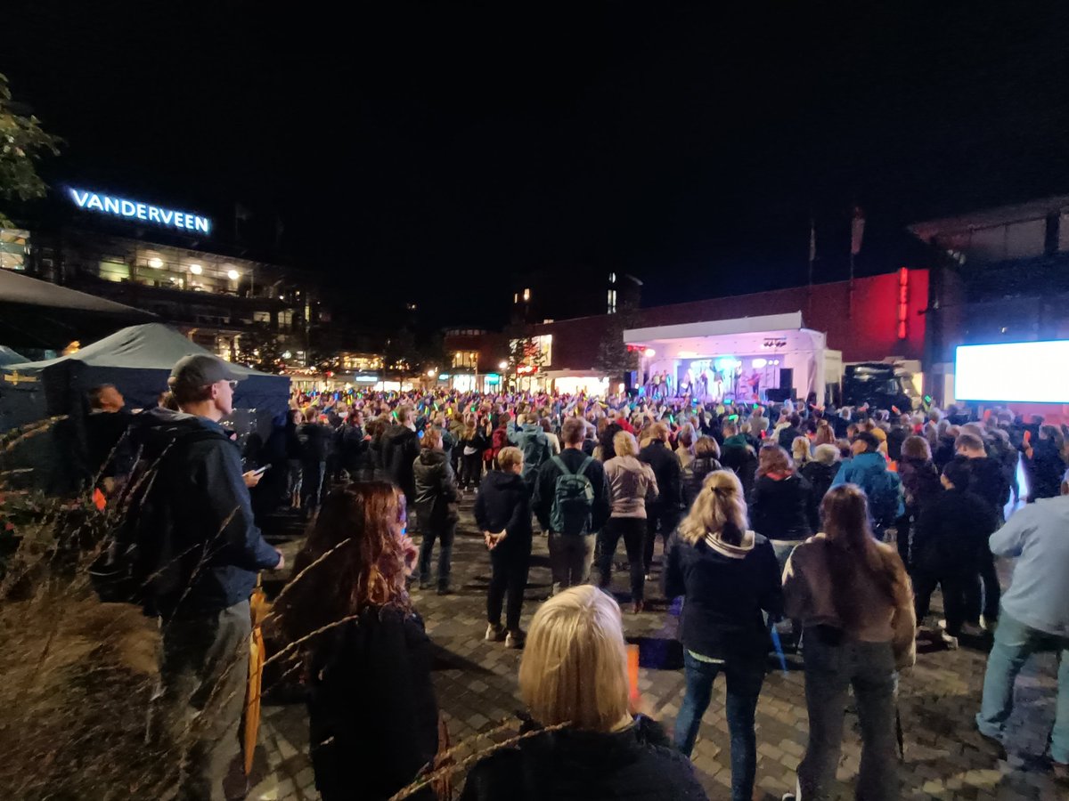 Opwarming #midnightwalk #Assen