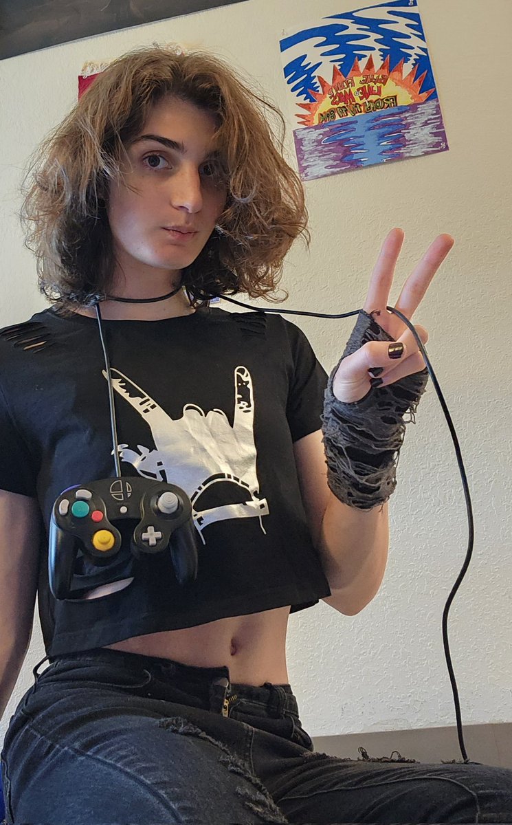 formerly_sus's tweet photo. happy femboy friday and tourney day! wish me luck!

or else... https://t.co/AJGI37TVJ6
